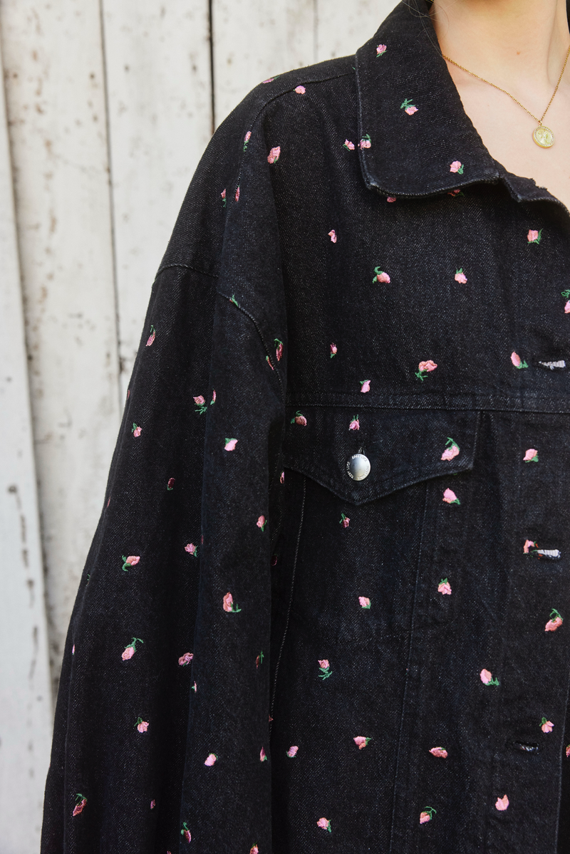 Embroidery Flower denim jacket - BLACK
