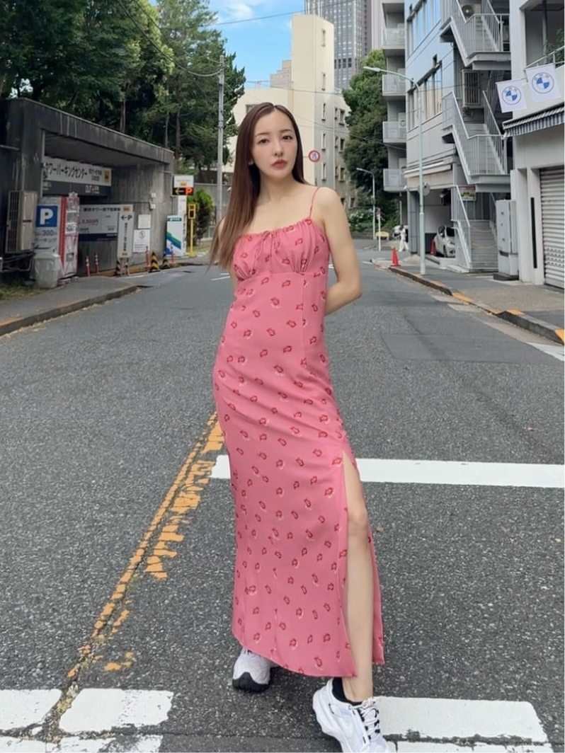 LIP PRINT CAMI DRESS - PINK