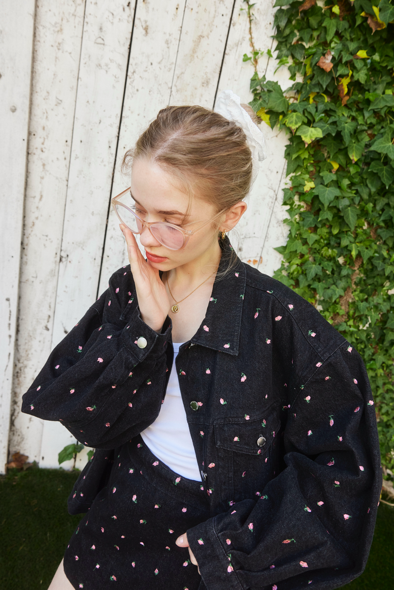 Embroidery Flower denim jacket - BLACK