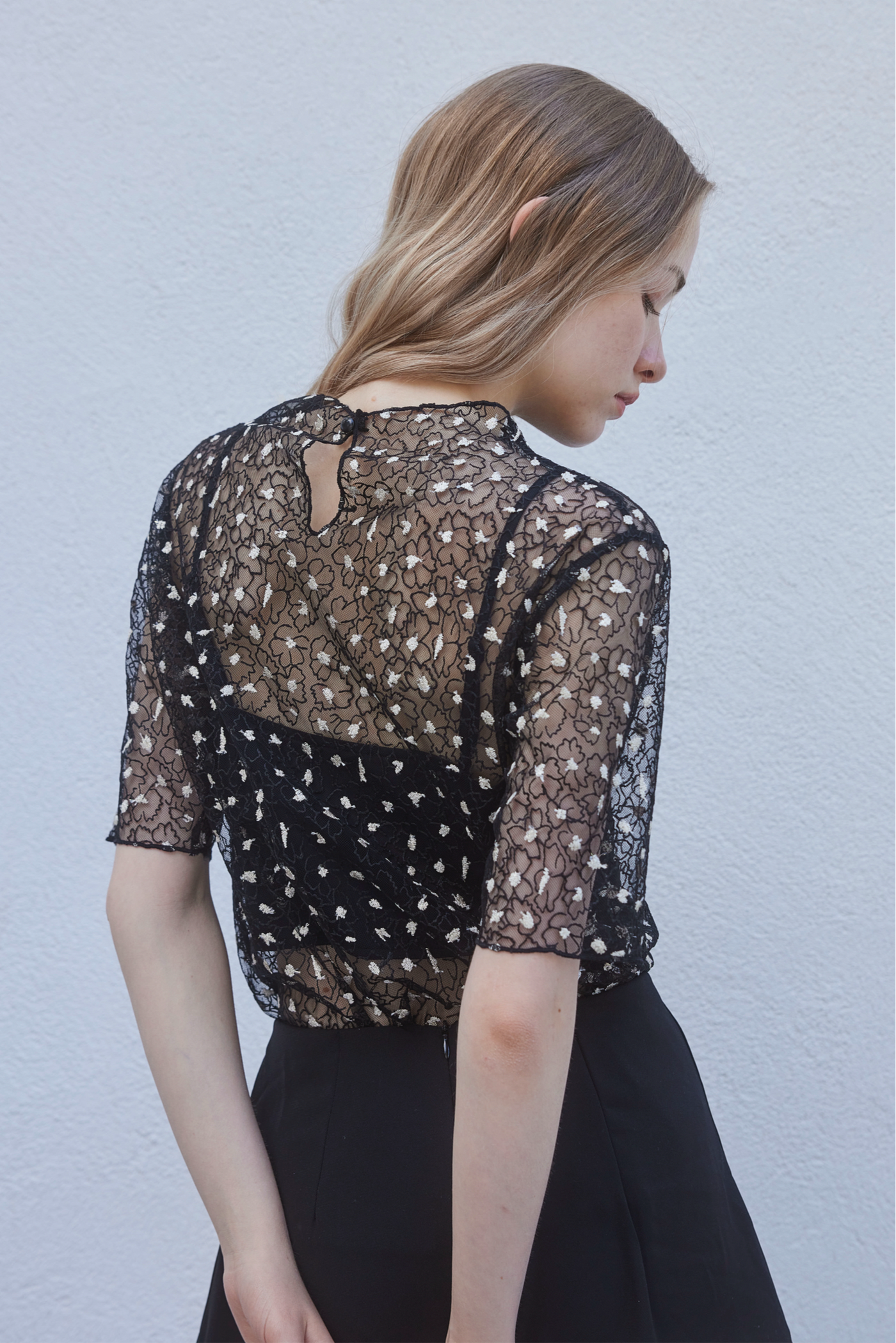 【最終値下げ】Rosyluce FLOWER TULLE SHEER TOPS Flower tulle sheer tops - BLACK – Rosy luce