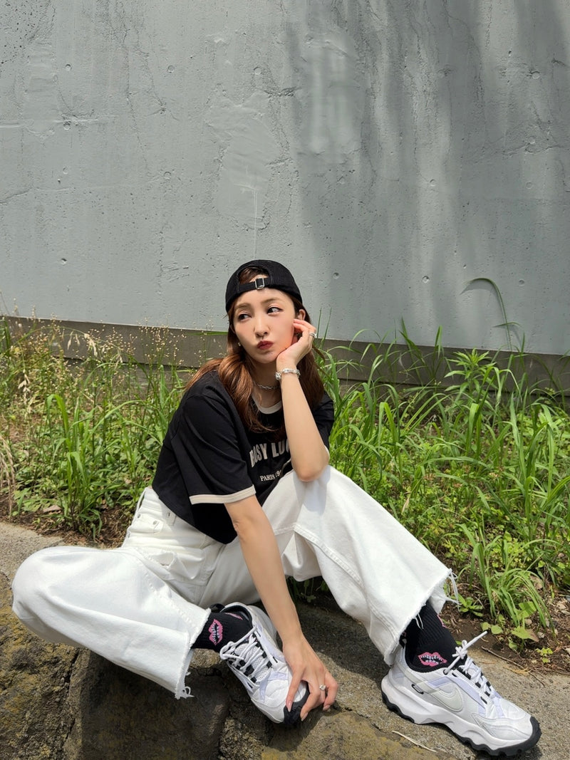 CROPPED ROSY TEE - BLACK