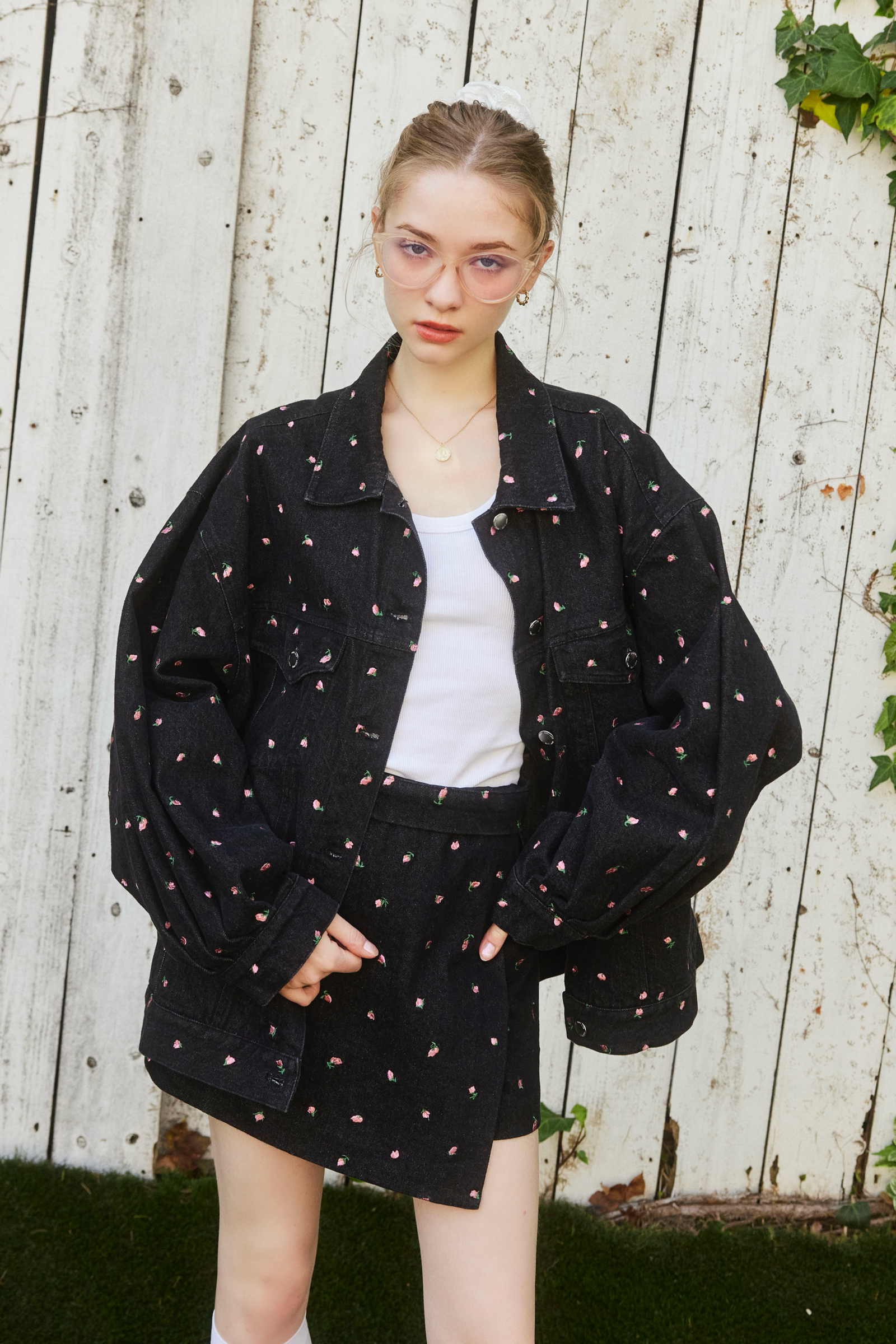 ジャケット・アウター rosyluce EMBROIDERY DENIM JACKET INDIGO 1136EB07-A8BC-426A-A4E8-