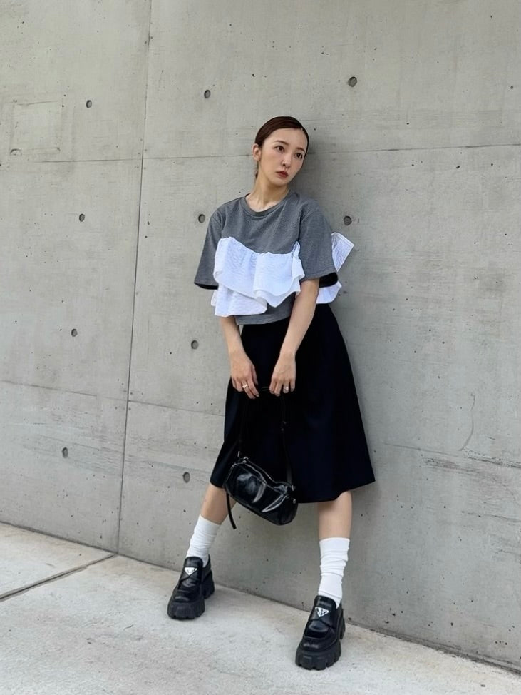 FRILL TEE - GRAY