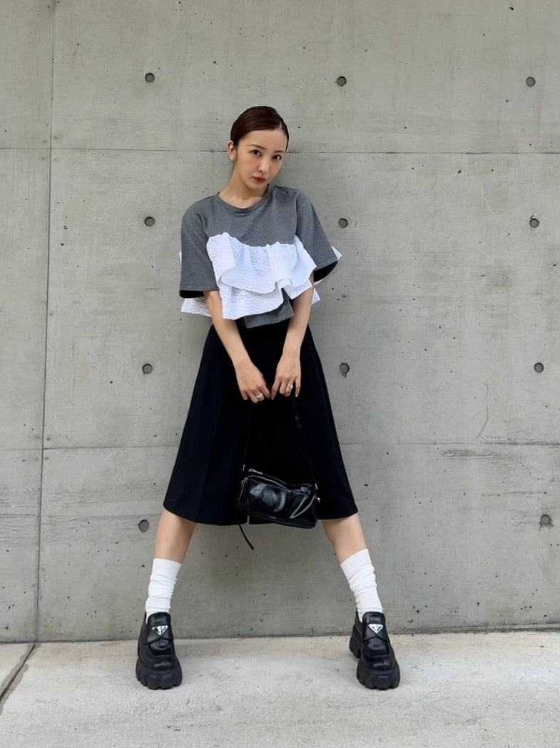 FRILL TEE - GRAY
