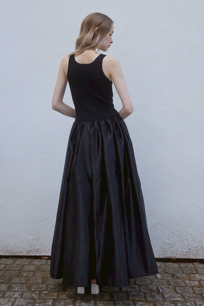 FIT AND FLARE DRESS - BLACK